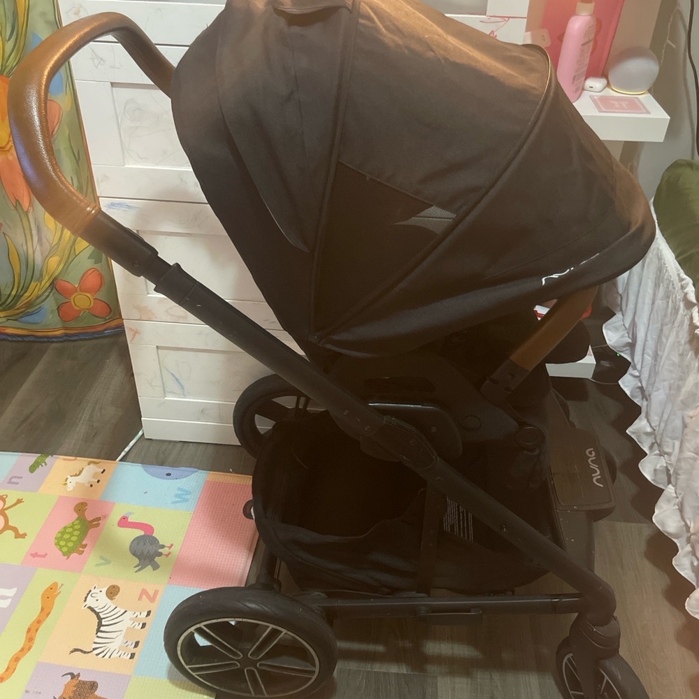 Black Stroller - Picture 4 of 11